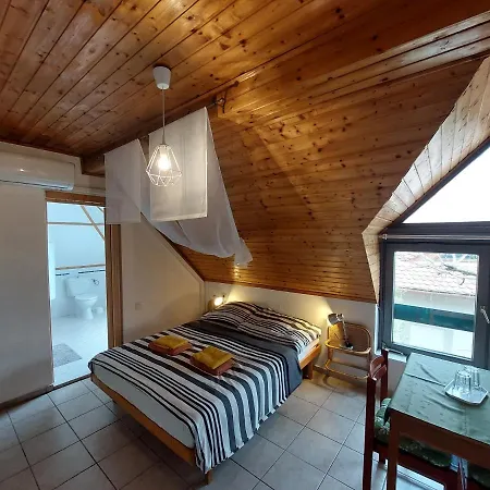 A Felkelo Nap Haza Guest house *